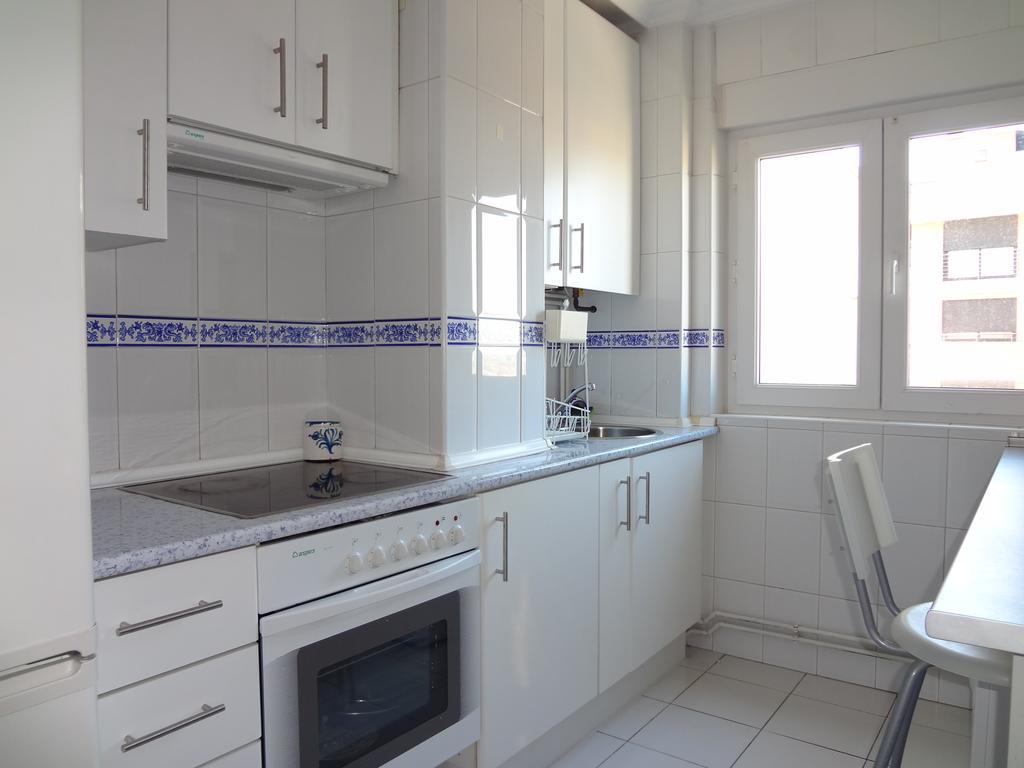 Готель Sunny Apt Close To University With Parking And Wifi Сантандер Екстер'єр фото